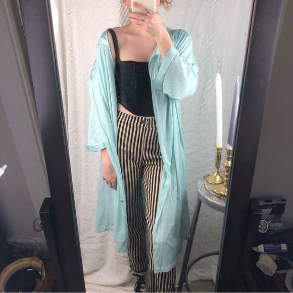 Vintage lingerie robe - Picture 3 of 6